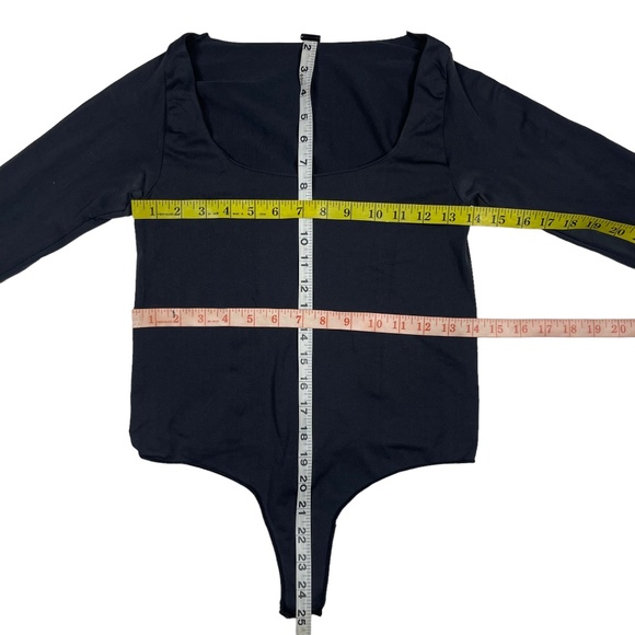 Skims Onyx Long Sleeve Scoop Neck Essential Thong Bodysuit Size S/M - Picture 3 of 4